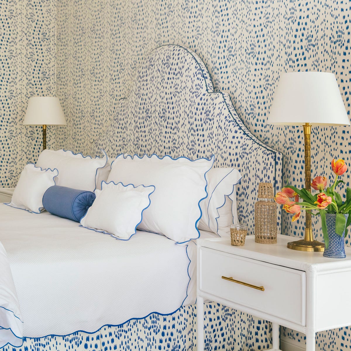 Contemporary bedroom wallpaper